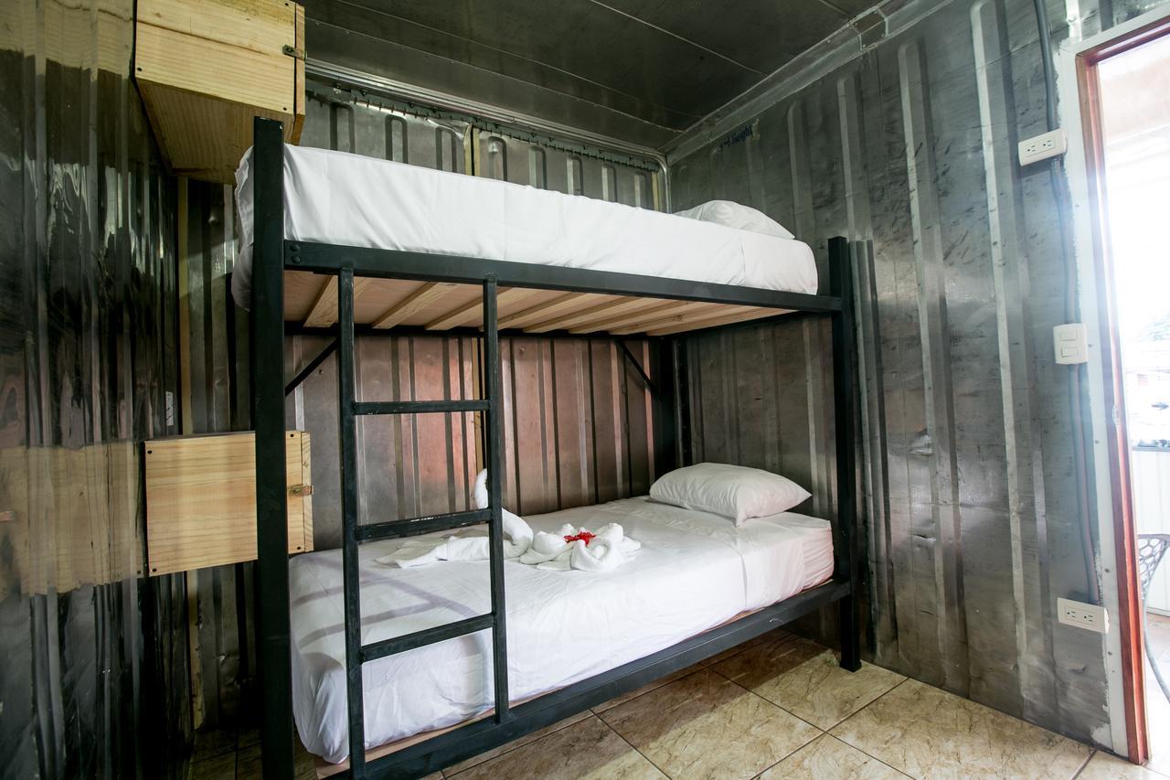 Arenal Container Hostel La Fortuna Luaran gambar