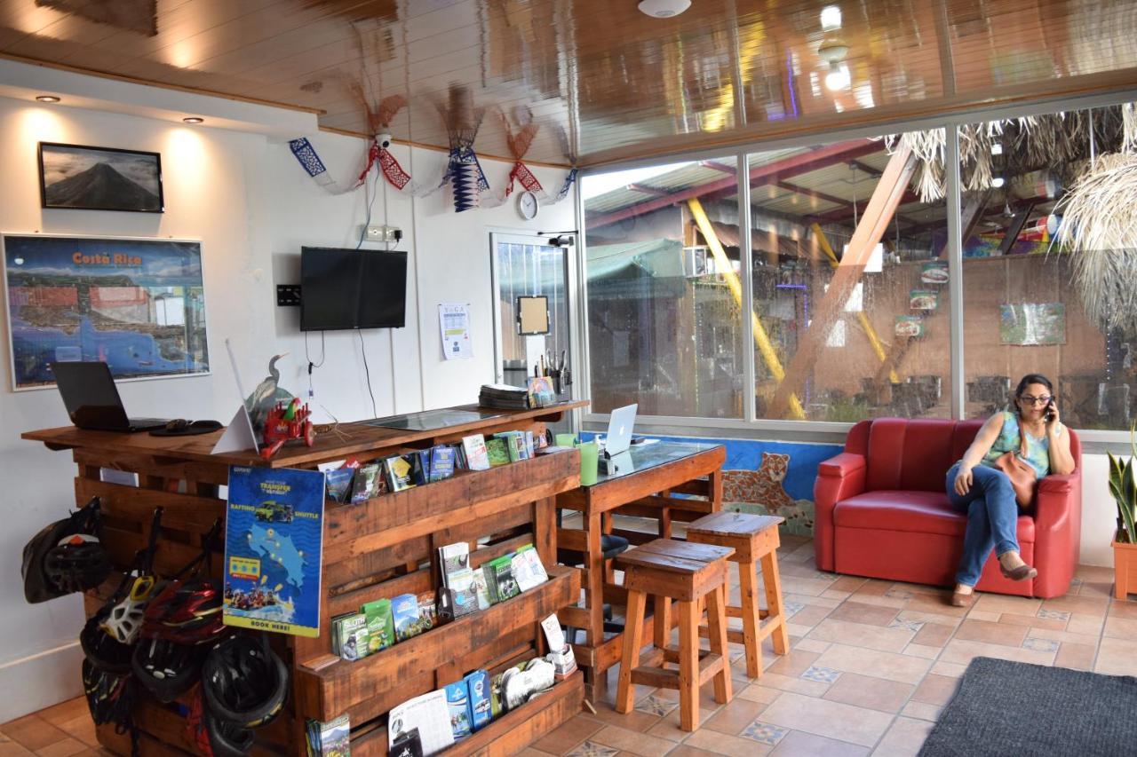 Arenal Container Hostel La Fortuna Luaran gambar